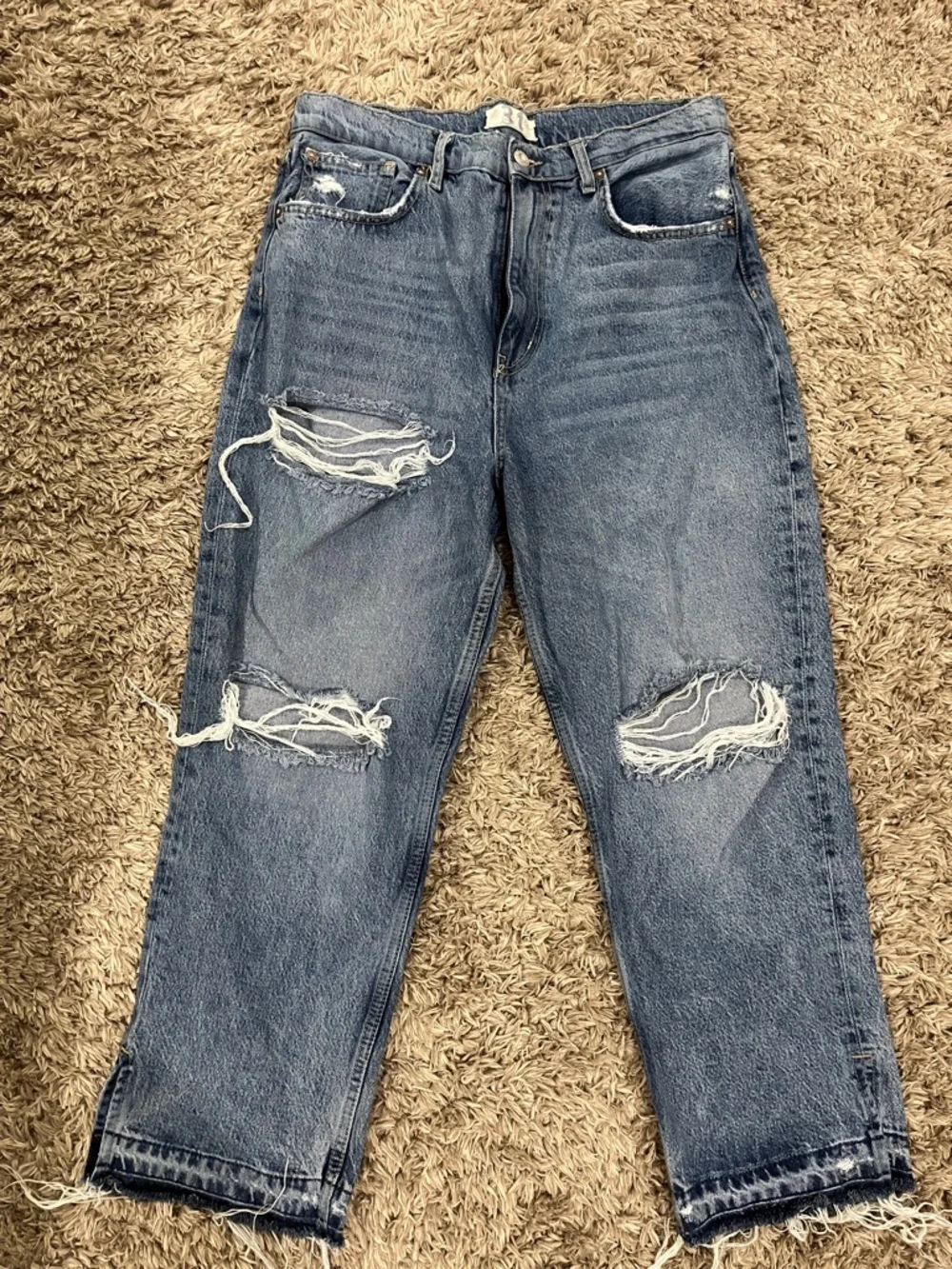 We The Free Faded Blue Ripped Cropped Jeans - Picture 1 of 8